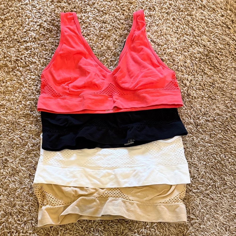 😎Set of Four Wireless Bras in Pink, Black, White, and Beige